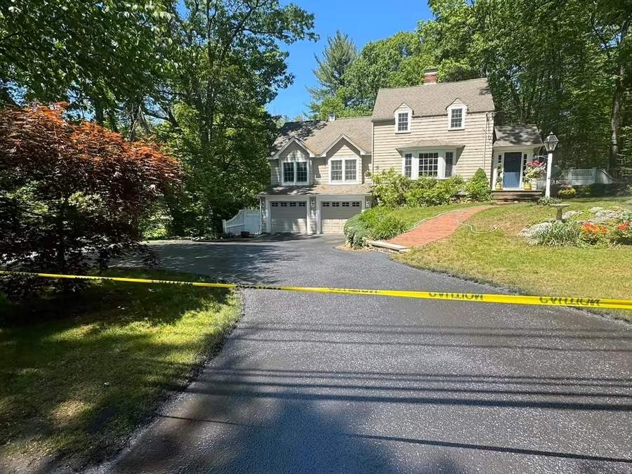 Finished asphalt driveway paving and installation